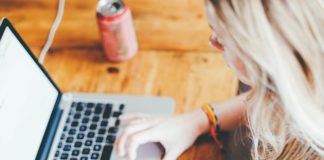 Jakie są sposoby zarabiania dzięki stronie internetowej?