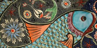 Dokąd kłaść płytki przy drzwiach? Dokąd kłaść płytki przy drzwiach?